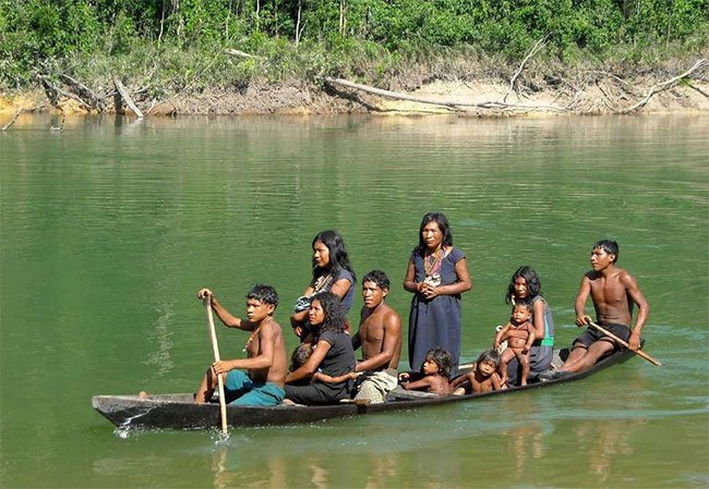 Khó tin bộ tộc không dám ngủ nhiều vì sợ mất quyền lực