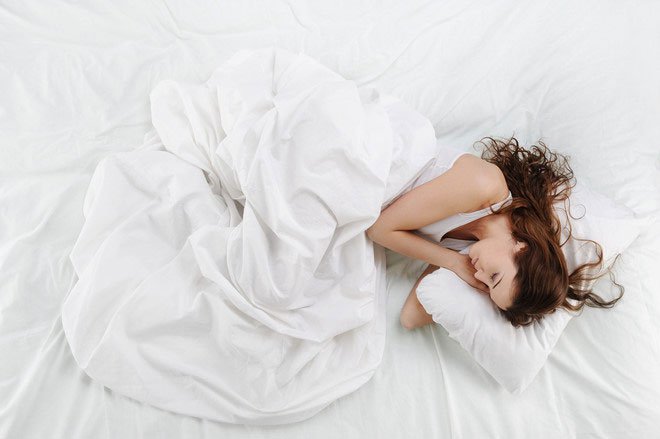 Khoa học chứng minh: Ngủ nghiêng có thể khiến bạn gắt gỏng hơn vào buổi sáng