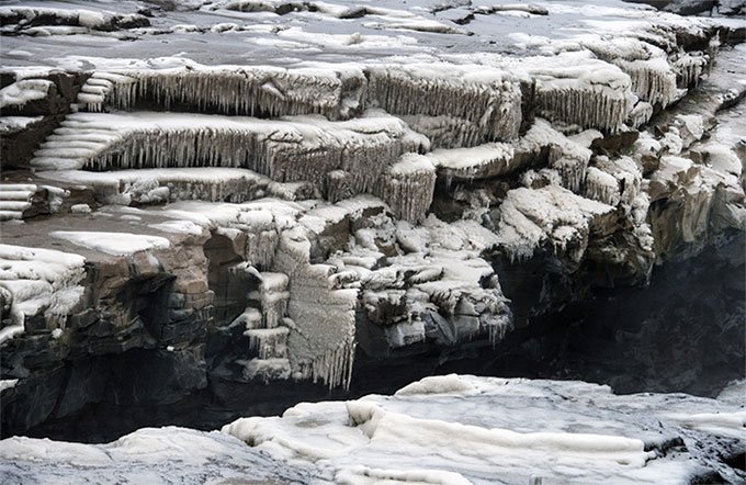 Khung cảnh sông Hoàng Hà khi bước vào mùa băng giá