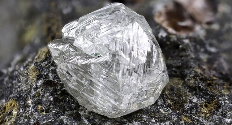 Kim cương có nguồn gốc từ muối biển?