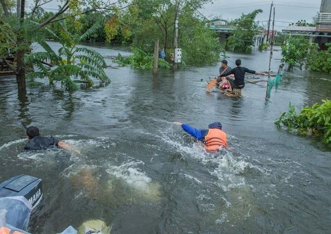 Kinh nghiệm khi thực hiện cứu hộ đồng bào vùng lũ