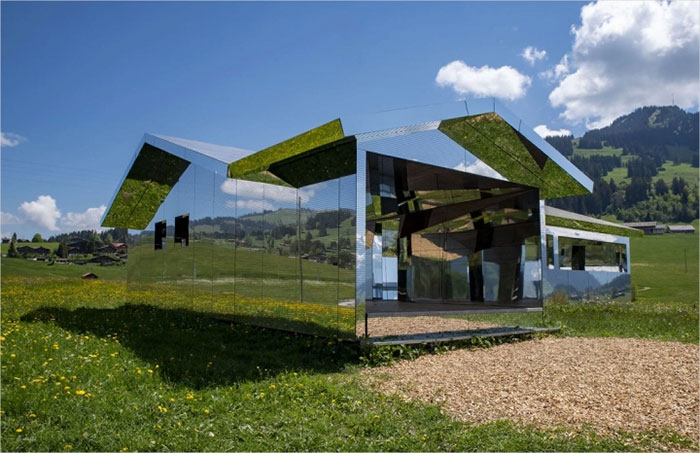 Kỳ lạ căn nhà có thể tàng hình theo cảnh quan và thời tiết ở Thụy Sĩ