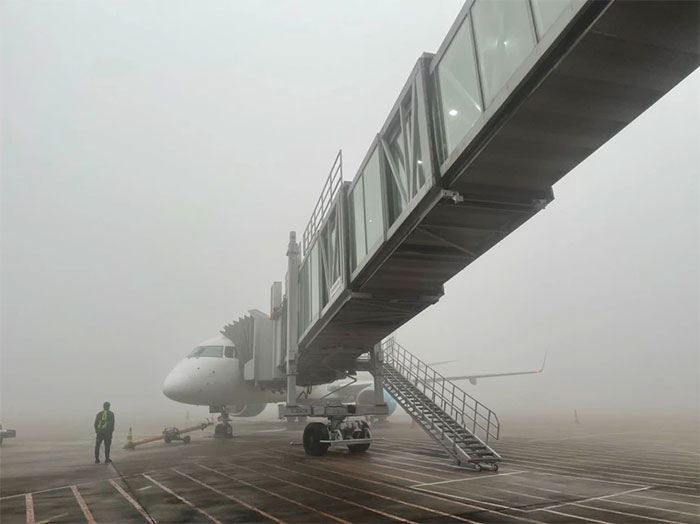 Làm thế nào để phi công lái máy báy trong điều kiện sương mù?