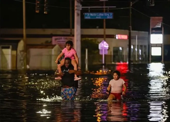 Lần đầu trong lịch sử: Ba cơn bão cùng lúc ở Đại Tây Dương vào tháng 10