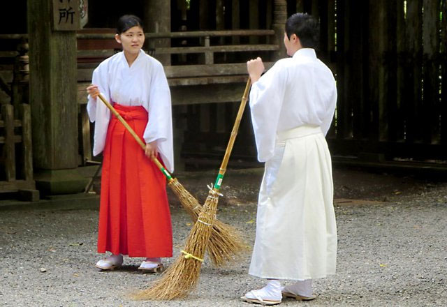 Lịch sử lâu đời về thói quen dọn dẹp của người Nhật: Khi lau chùi cũng như một nghi thức tẩy uế, tránh vận rủi