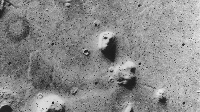 Loạt hình ảnh kỳ lạ nhất được chụp trên sao Hỏa