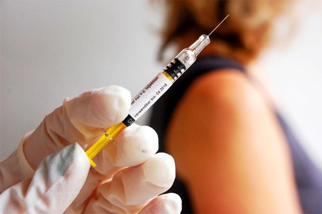 Lý do không nên test kháng thể cho người tiêm vaccine Covid-19