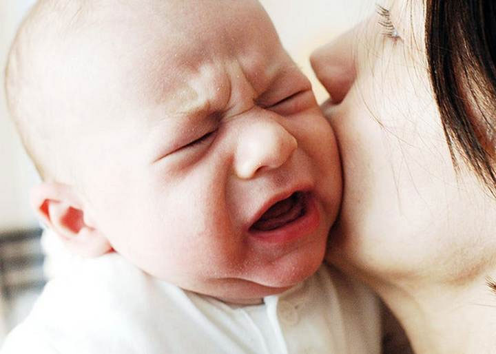 Lý giải tại sao tiếng trẻ em khóc lại đinh tai nhức óc và khó chịu đến vậy?