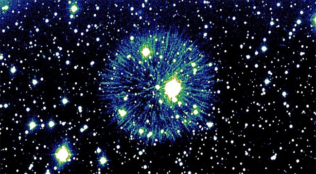 Màn bắn pháo hoa kỳ lạ từ vụ nổ siêu tân tinh