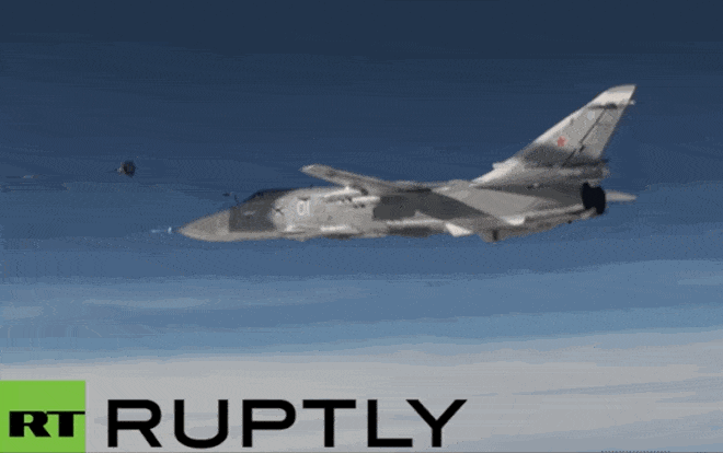 Mãn nhãn cảnh tiếp nhiên liệu trên không cho tiêm kích Sukhoi của quân đội Nga