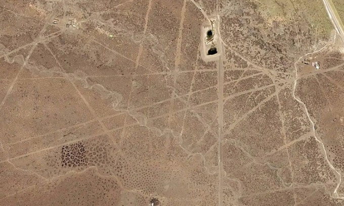 Mạng lưới đường thẳng bí ẩn trên sa mạc Bolivia