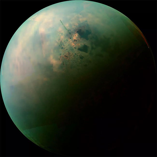 Mặt trăng Titan tồn tại dạng sự sống methane điên rồ?