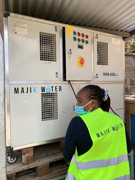 Máy tạo nước từ không khí tại Kenya