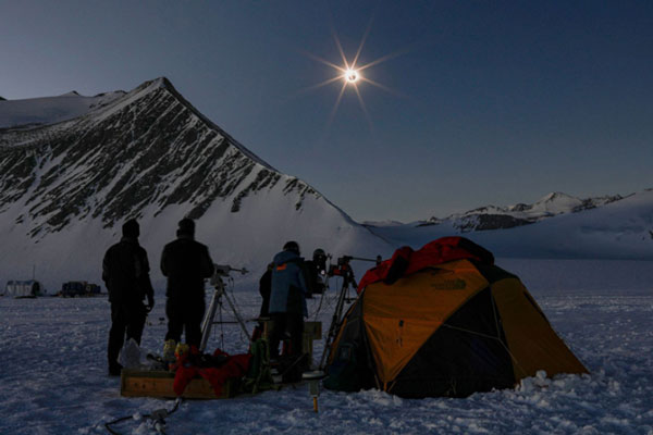 Mời chiêm ngưỡng nhật thực toàn phần duy nhất năm 2021 tại Nam Cực