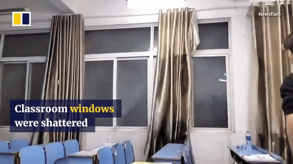 Mưa đá, gió giật chết người tại Trung Quốc: Cửa sổ chung cư, ký túc xá bị xé toạc tạo nên cảnh tượng kinh hoàng