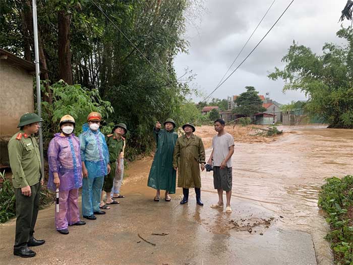 Mưa lũ lớn ở Bắc Giang, hàng trăm ngôi nhà chìm trong biển nước