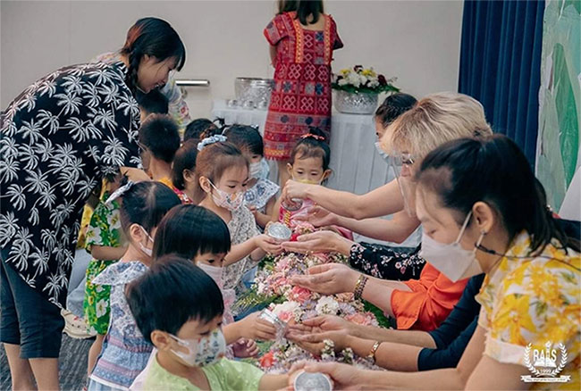 “Nam Ob Thai” - Mùi hương độc đáo của Tết năm mới Songkran tại Thái Lan