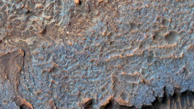NASA bối rối trước những rặng núi kỳ lạ trên sao Hỏa