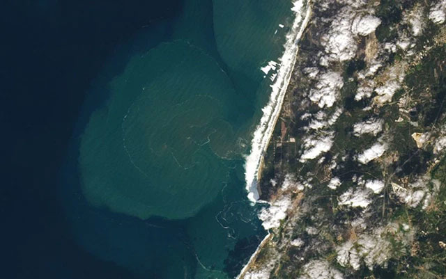 NASA công bố hình ảnh vệ tinh của sóng quái vật có độ cao ngang tòa nhà 7 tầng