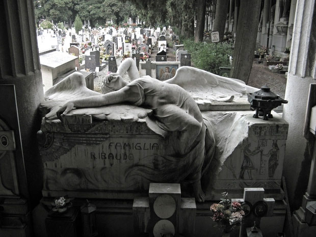 Nghĩa trang tại Ý với lối kiến trúc nghệ thuật ma mị tới ám ảnh, thu hút khách du lịch khắp thế giới vì quá ấn tượng