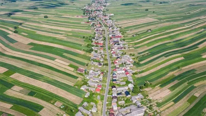 Ngôi làng đẹp như tranh vẽ chỉ có duy nhất một con đường