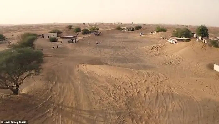 Ngôi làng kỳ lạ ở Dubai: Ngày hiện ra, đêm biến mất khiến các nhà khoa học bối rối