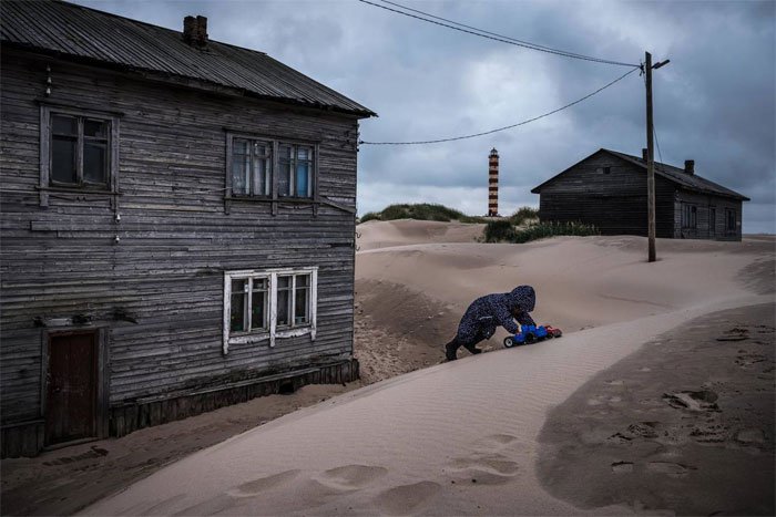 Ngôi làng Nga biến mất mỗi khi gió to, người dân không dám đóng cửa vào ban đêm