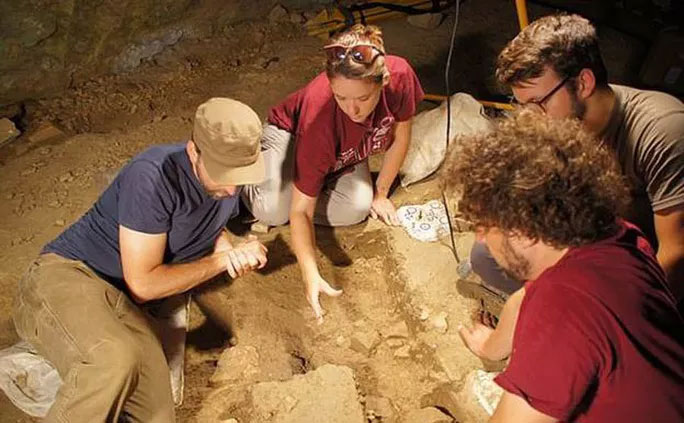Ngôi mộ đầy vật lạ 10.000 năm: Bước tiến hóa đột phá ở loài người