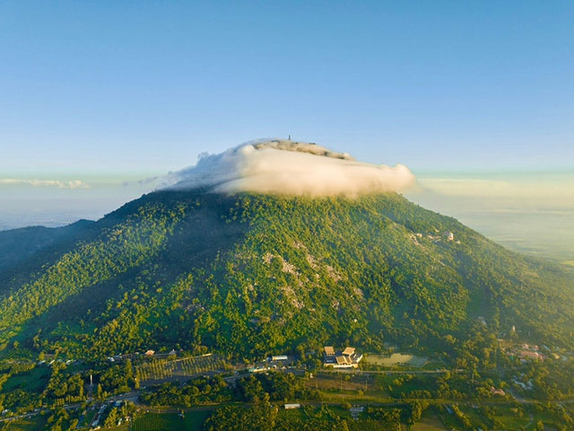 Ngọn núi là nóc nhà Đông Nam Bộ, xuất hiện nhiều điều kỳ ảo: Một bức ảnh vừa được thế giới xếp đứng đầu!
