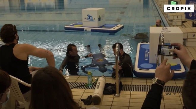 Người đàn ông nhịn thở dưới nước trong 24 phút 33 giây, tự phá kỷ lục bản thân và lập kỷ lục mới
