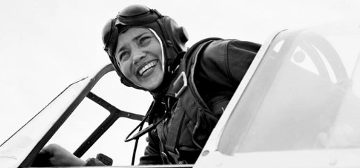 Người phụ nữ nắm giữ hơn 100 kỷ lục trong ngành hàng không thế giới