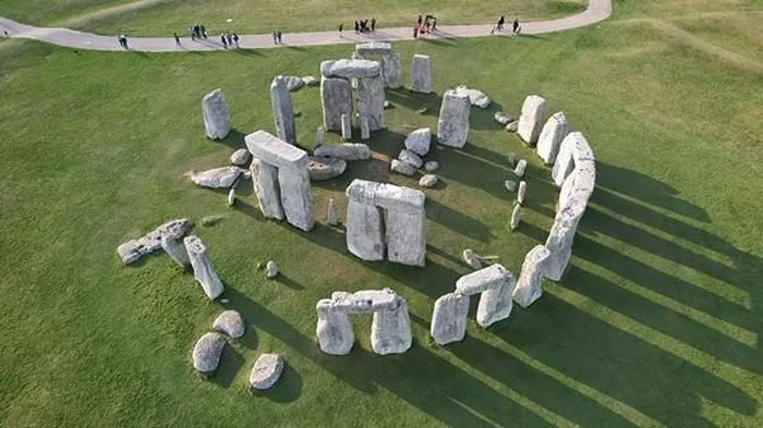 Nguồn gốc Đá Bệ thờ ở trung tâm bãi đá cổ Stonehenge: Bí ẩn chồng chất bí ẩn!