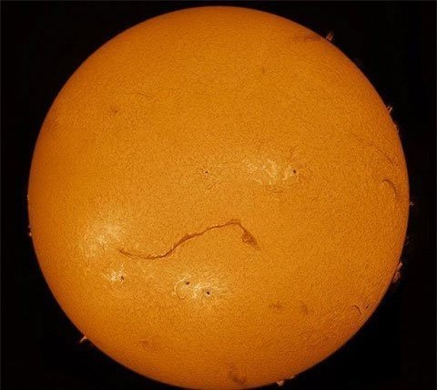 Nhà thiên văn học người Anh chụp cận cảnh được “rắn Mặt Trời”