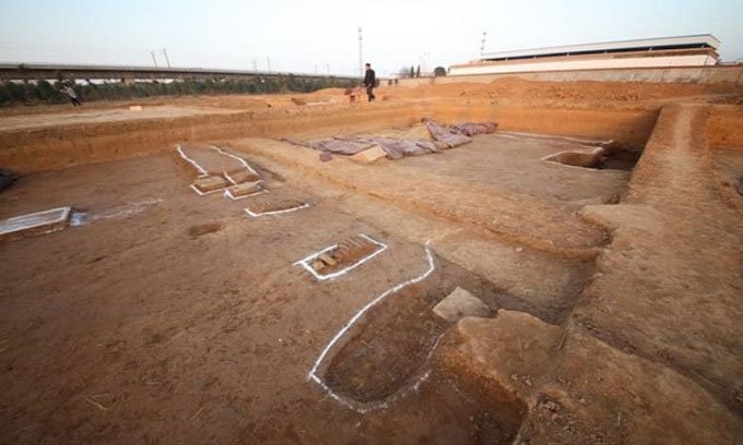 Nhặt chậu đất, tìm ra kho báu: Cung điện mộ cổ của hoàng đế 1.800 tuổi