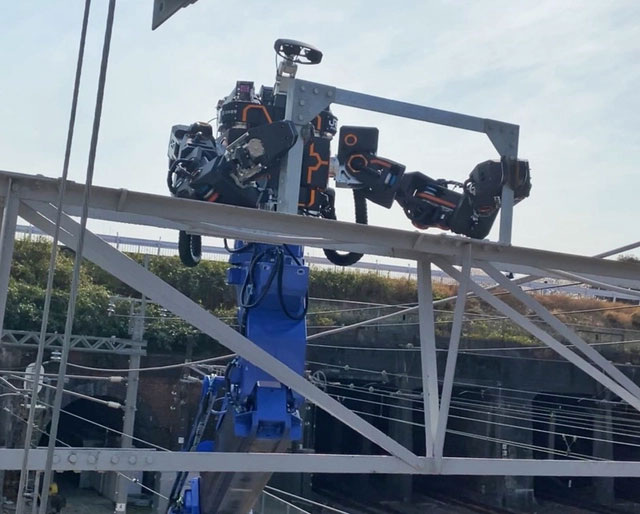 Nhật chế tạo robot xây dựng khổng lồ điều khiển bằng thực tế ảo, ngầu như các Jaeger trong Pacific Rim