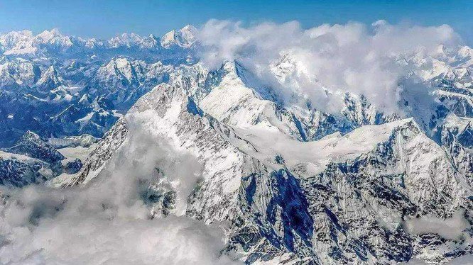 Nhiệt độ đỉnh Everest lạnh đến mức xác chết không phân hủy, liệu di thể người cổ đại có trên đó?