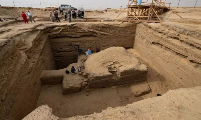 Nhóm chuyên gia khai quật ngôi mộ 2.500 năm tuổi của tướng quân Ai Cập