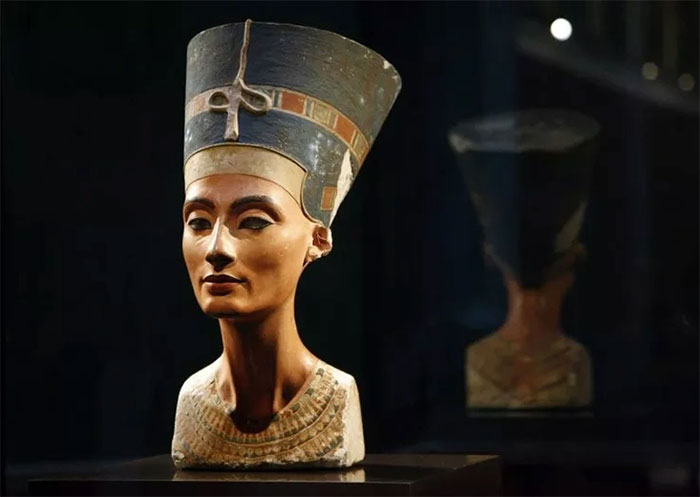 Những bí mật về bức tượng Nefertiti - nữ hoàng sắc đẹp của Ai Cập cổ đại