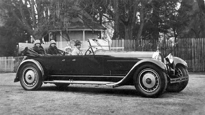 Những bức ảnh siêu hiếm về xe Bugatti trong những năm 1920 và 1930
