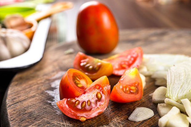 Những thực phẩm không nên dùng chung với cà chua