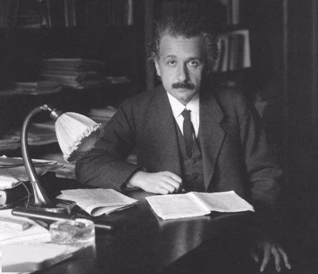 Những vĩ nhân thân xác không còn nguyên vẹn sau khi mất: Não của Einstein thậm chí bị cắt thành 240 mảnh