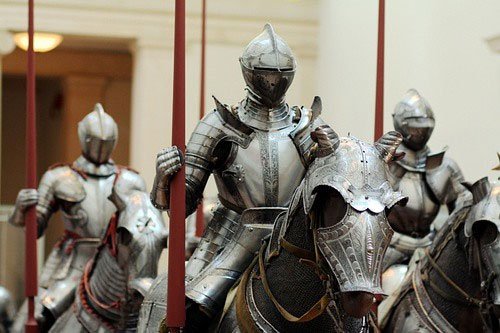 Nỗi khổ ít biết của hiệp sĩ thời Trung Cổ khi mặc áo giáp