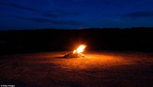 Núi lửa nhỏ nhất thế giới chỉ cao vỏn vẹn hơn 1m, cháy âm ỉ gần trăm năm
