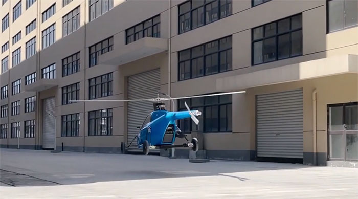 Ô tô bay giống trực thăng có thể chạy trên đường phố
