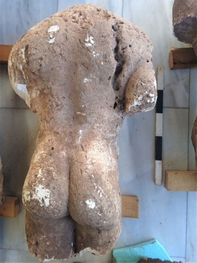 Phát hiện 4 bức tượng cổ khỏa thân ở Hy Lạp