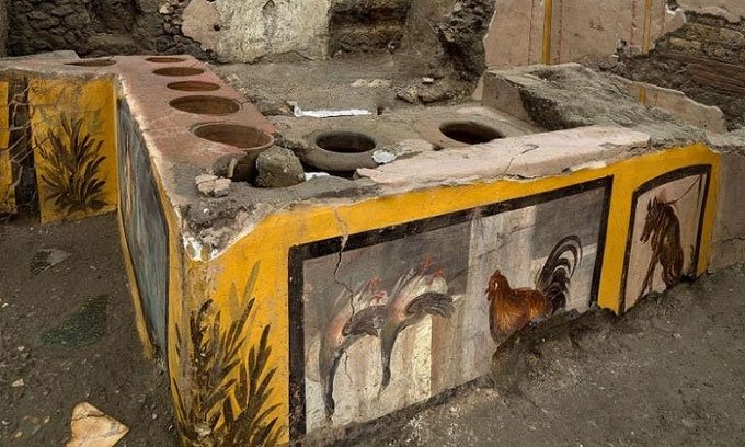 Phát hiện cửa hàng đồ ăn nhanh 2.000 năm tuổi ở Pompeii