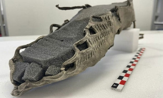 Phát hiện dép sandal 1.500 năm tuổi chôn vùi dưới tuyết