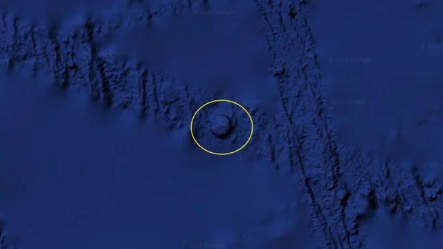 Phát hiện hình tròn kỳ lạ giữa đại dương trên Google Earth, làm dấy lên tranh cãi về “UFO”
