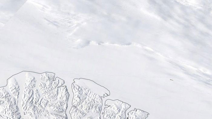 Phát hiện hồ khổng lồ trong lớp băng cuối cùng của Bắc Cực