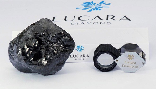 Phát hiện kim cương thô khổng lồ 1.758 carat ở Botswana